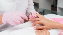 Liberdade Financeira Através da Profissão de Manicure: Como Transformar Sua Vida