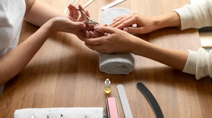 Como Montar um Espaço de Manicure Simples e Confortável em Casa