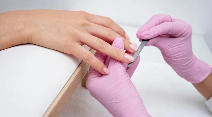 Renda Extra como Manicure: Veja Por que é a Melhor Opção para Donas de Casa