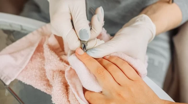 Ganhe Dinheiro Trabalhando em Casa como Manicure